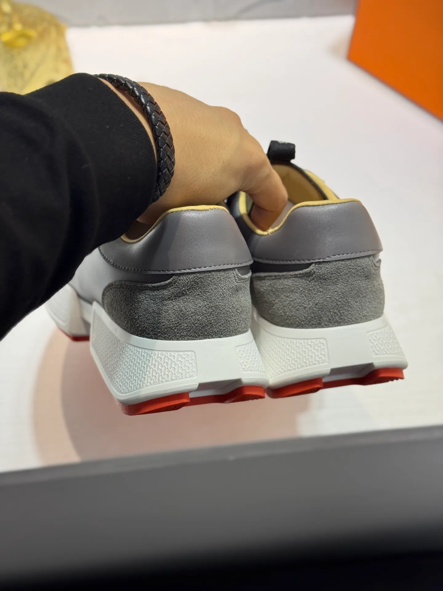 Men's shoes 💰480【New style】🪷🪷Top quality goods🇮🇹🇮🇹New style "Hermès" Hermès top purchasing agent🔍🔍New products from men's counter The upper is made of cowhide leather ~ Sole: The original factory's exclusive movable molded foam outsole, light ~ super comfortable, original factory follow-up goods, 🔍🔍 high quality, can be entered and exited the counter at will, multiple colors are available, welcome to compare Size: 38-44 (45. Customized